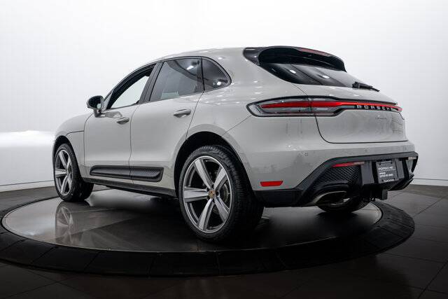 2026 Macan picture #3