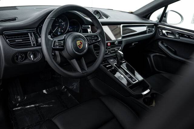 2026 Macan picture #4