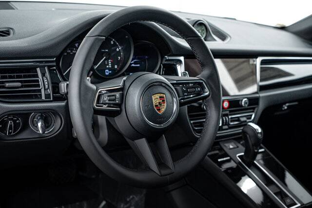 2026 Macan picture #12