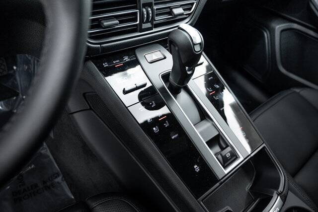 2026 Macan picture #14