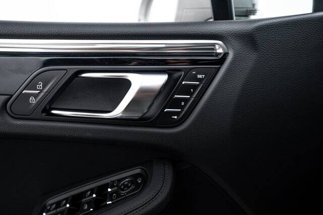 2026 Macan picture #16