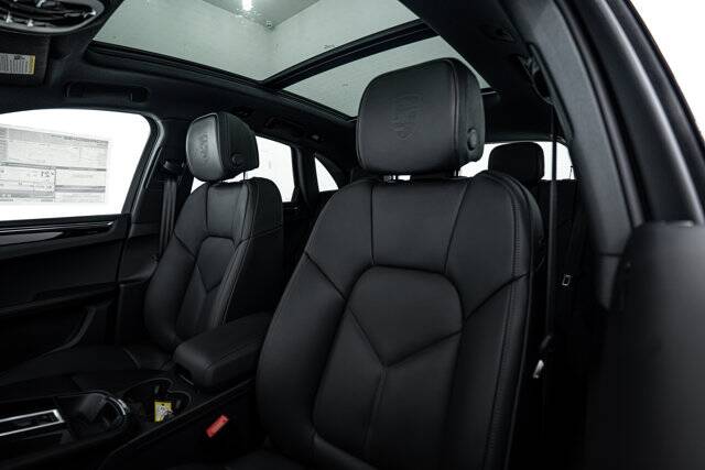 2026 Macan picture #19