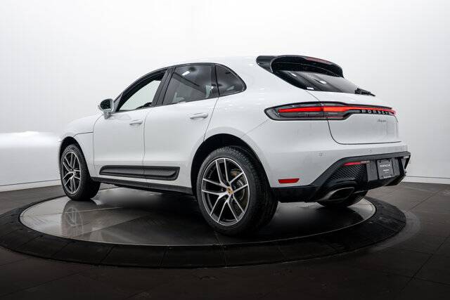 2026 Macan picture #3