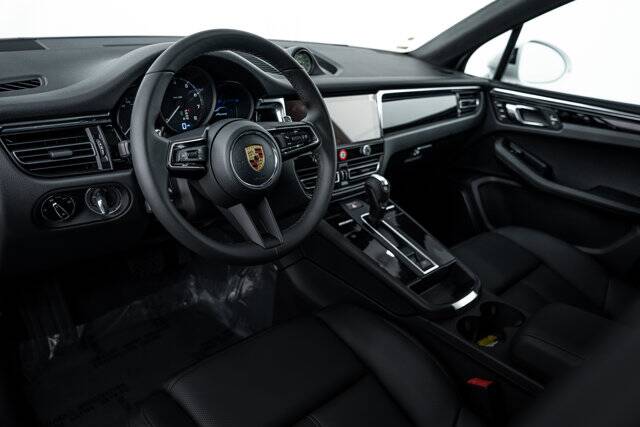 2026 Macan picture #4