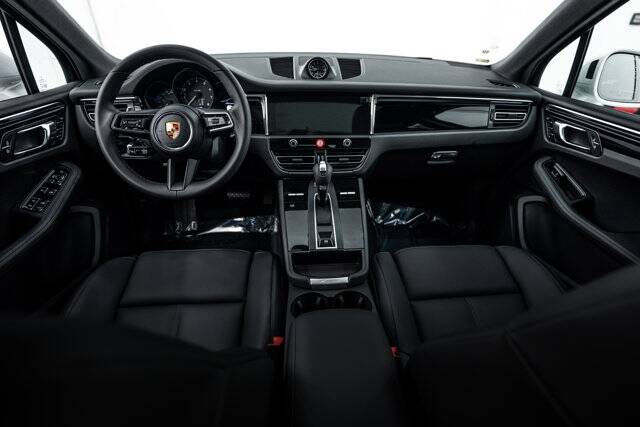 2026 Macan picture #13