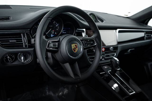 2026 Macan picture #14