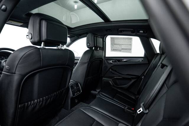 2026 Macan picture #20