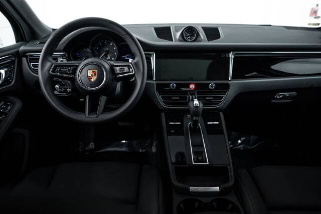 2026 Macan picture #21