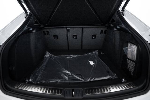 2026 Macan picture #23