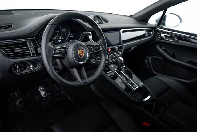 2026 Macan picture #4