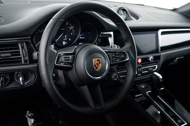 2026 Macan picture #14