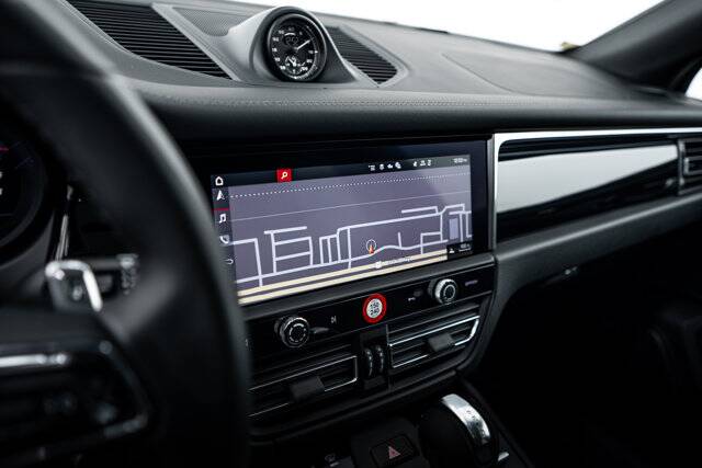 2026 Macan picture #15