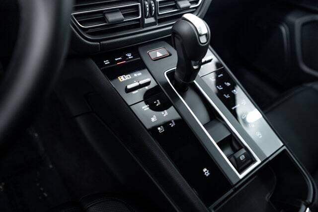 2026 Macan picture #16