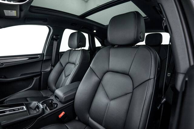 2026 Macan picture #21