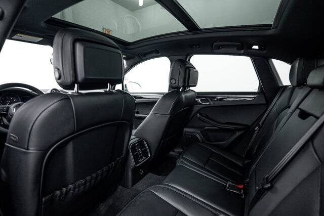 2026 Macan picture #24