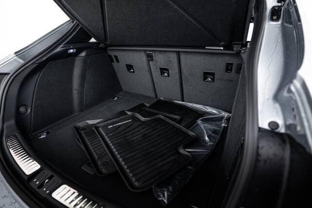 2026 Macan picture #25