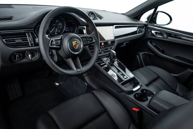 2026 Macan picture #4