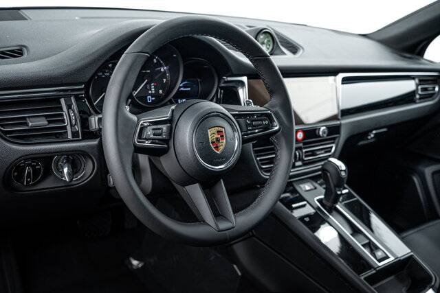 2026 Macan picture #14