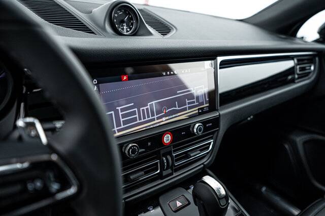 2026 Macan picture #17