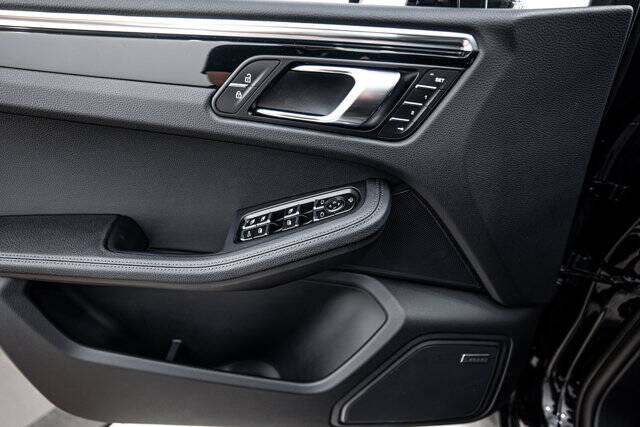 2026 Macan picture #19