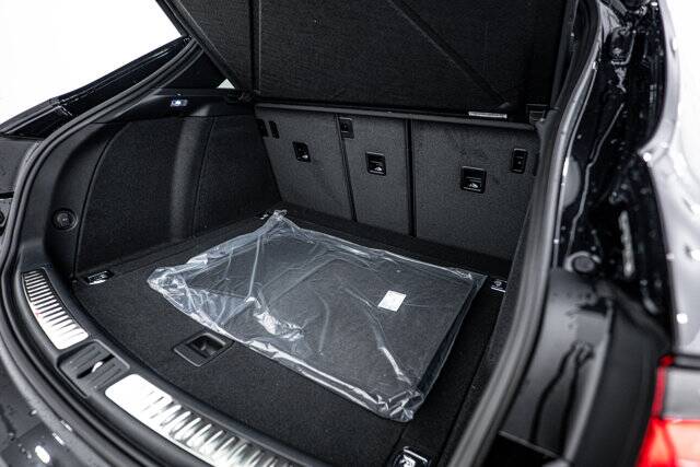 2026 Macan picture #24