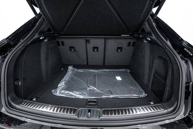 2026 Macan picture #25