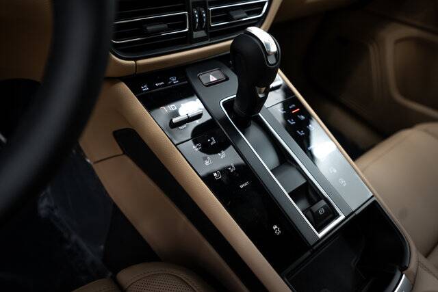 2026 Macan picture #13