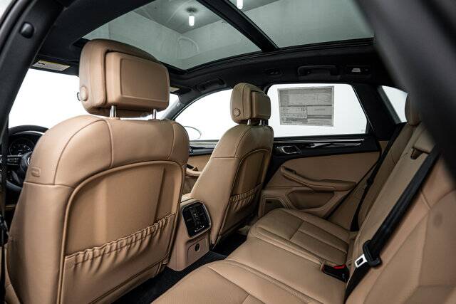 2026 Macan picture #21