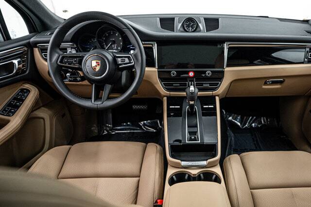 2026 Macan picture #22