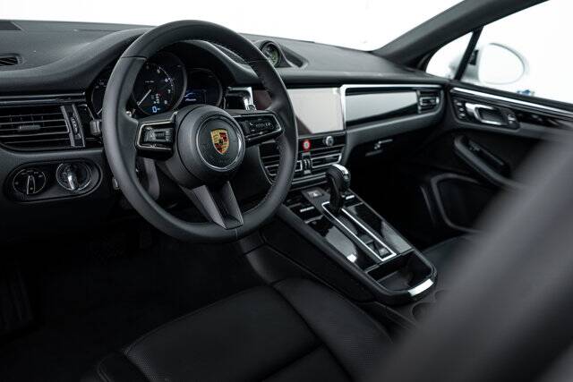 2026 Macan picture #4