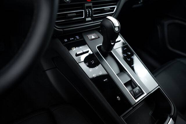 2026 Macan picture #17