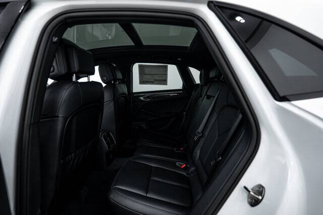 2026 Macan picture #23