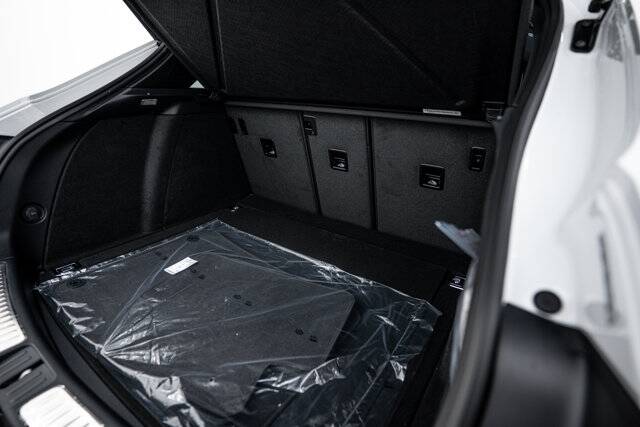 2026 Macan picture #24