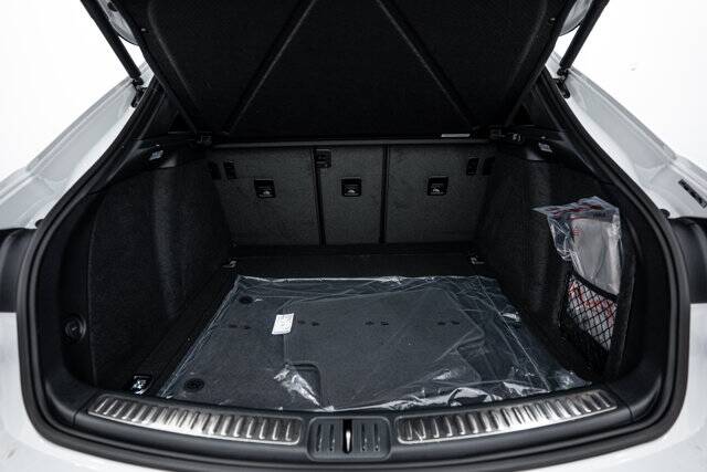 2026 Macan picture #25