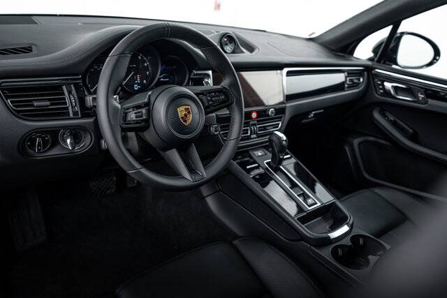 2026 Macan picture #4