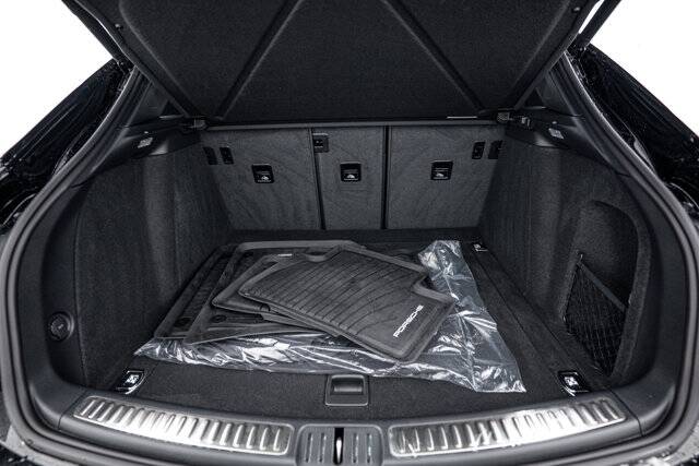 2026 Macan picture #13