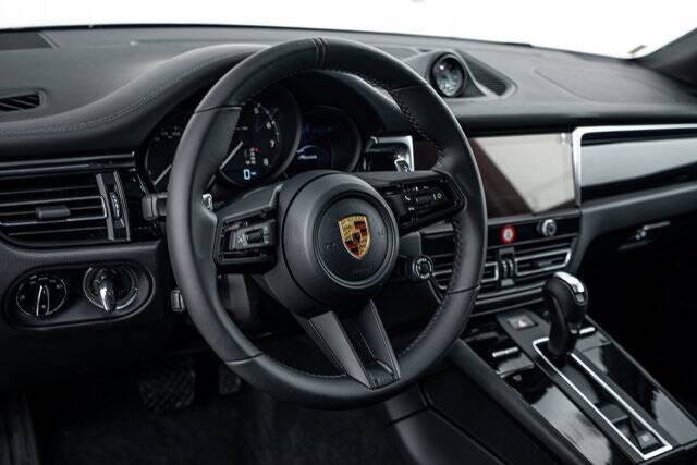 2026 Macan picture #18