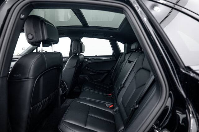 2026 Macan picture #24