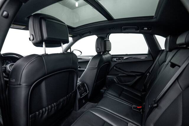 2026 Macan picture #25