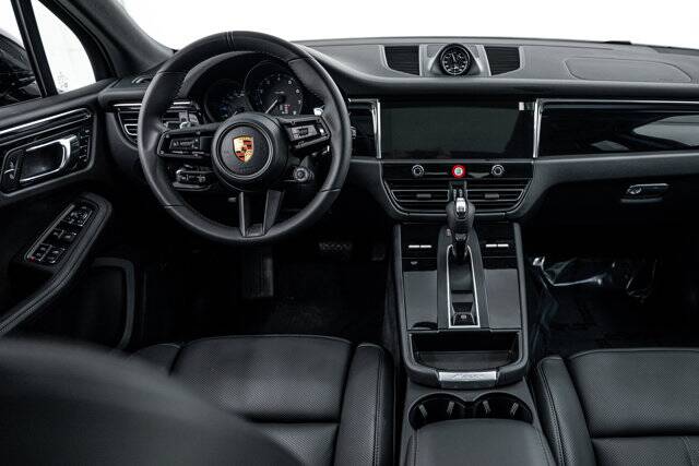 2026 Macan picture #27