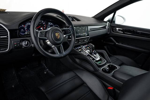 2023 Cayenne picture #4