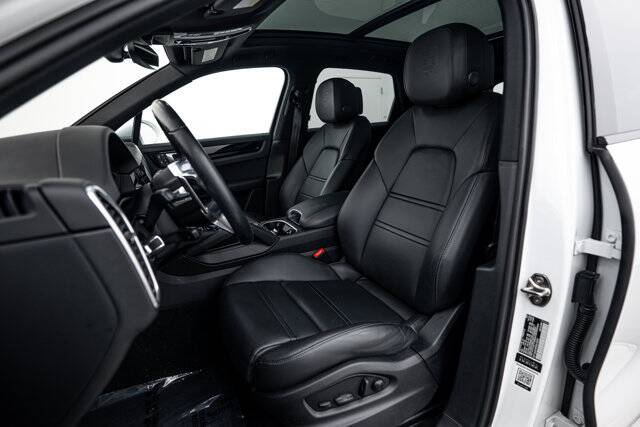 2023 Cayenne picture #5