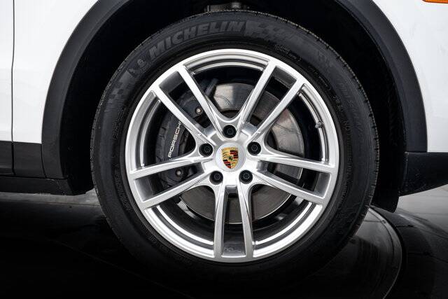 2023 Cayenne picture #11
