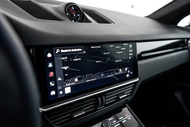 2023 Cayenne picture #17