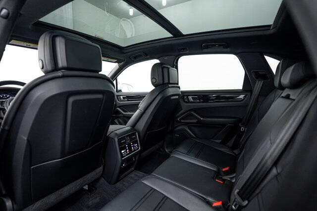 2023 Cayenne picture #23