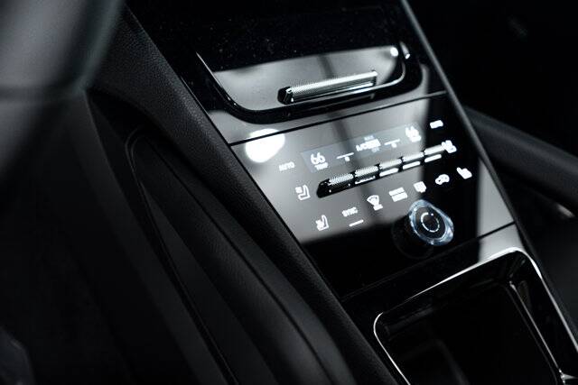 2026 Cayenne picture #15