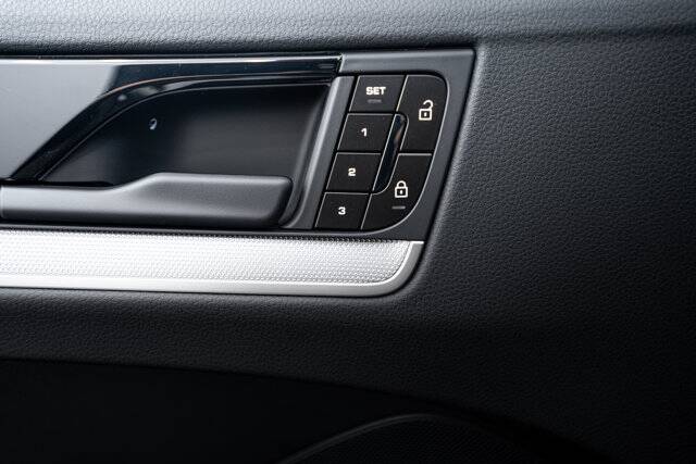 2026 Cayenne picture #18