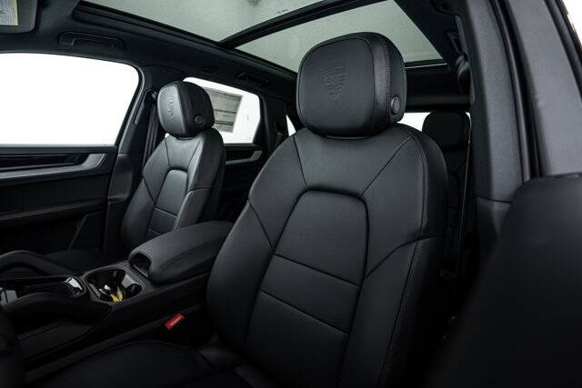 2026 Cayenne picture #21