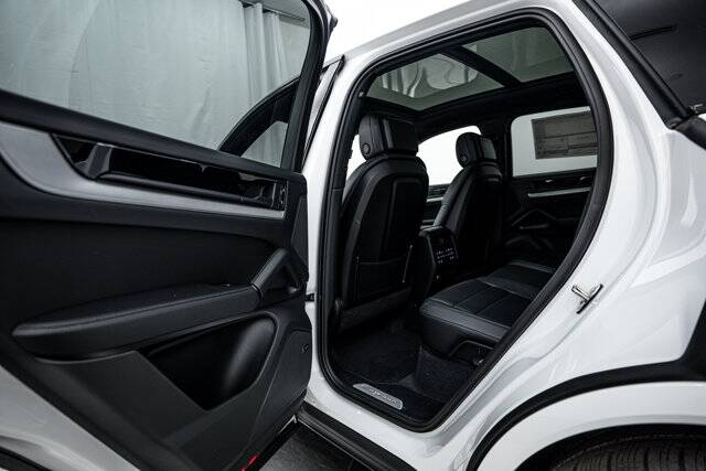 2026 Cayenne picture #23