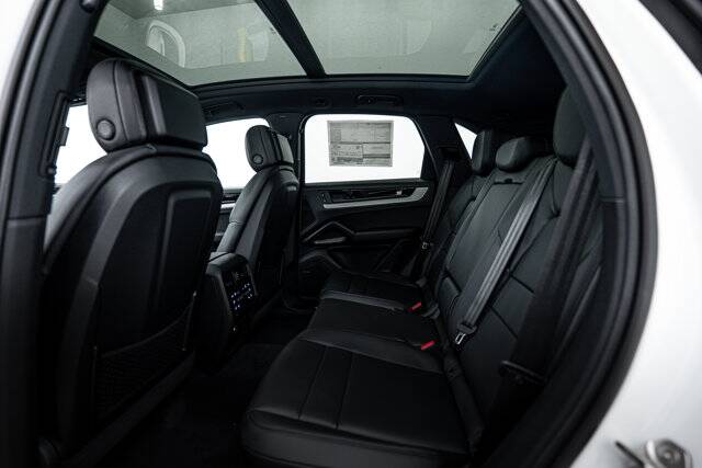 2026 Cayenne picture #24